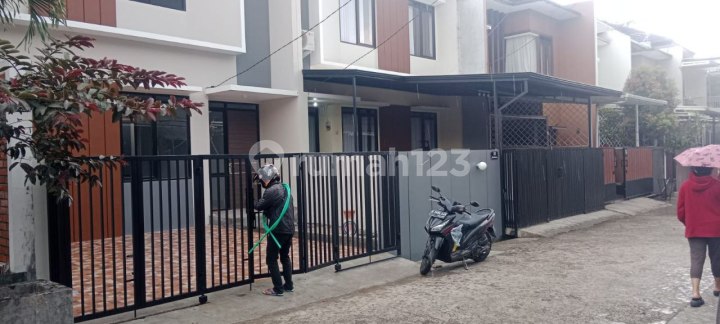 Cluster Antapani, One Gate System. Rumah Baru 2 Lantai Siap Huni di Kota Bandung