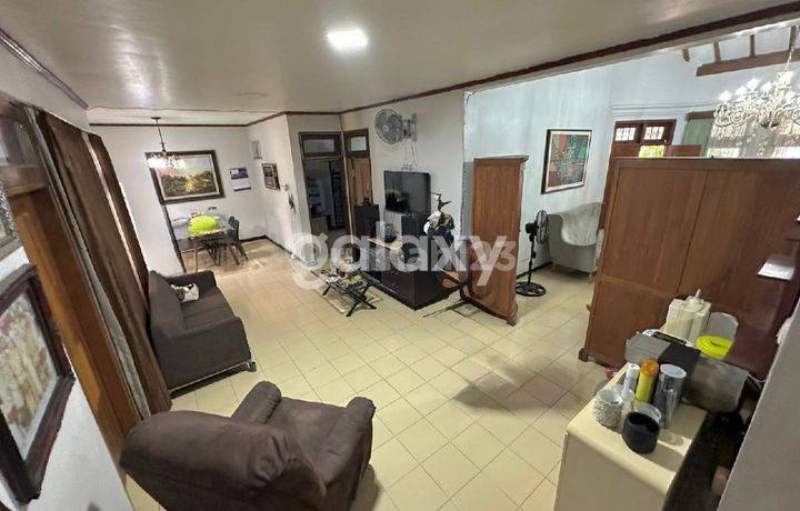 Rumah 2 lantai di wisma Menanggal surabaya selatan