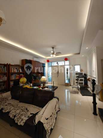 Beautiful 8x17 House in Garden House PIK