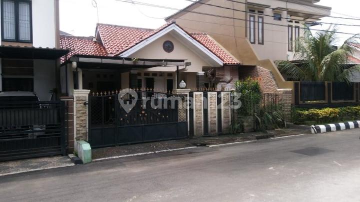 Rumah 1 lantai siap huni dalam komplek dekat ke mall the park & tol pamulang