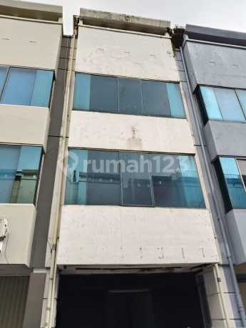 Pinangsia Karawaci Office Park 3-Storey Shop Office, Highly Strategic, One Step to Toll Road, Facing the Street Pinangsia Karawaci Office Park 3-Storey Shop Office, Highly Strategic, One Step to Toll Road, Facing the Street