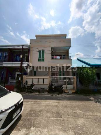Dijual Rumah 3 Lantai Perumahan Nusa Jaya