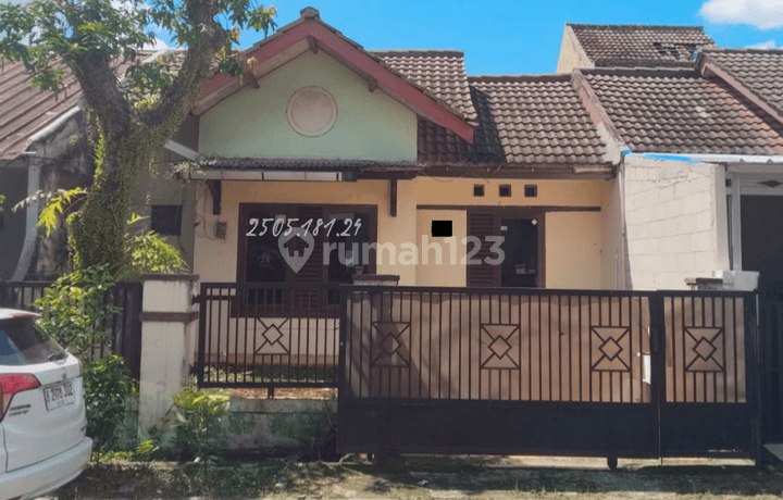 Rumah Di Lokasi Strategis Di Jalan Raya Vila Dago Pamulang