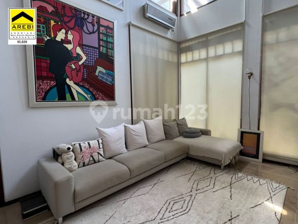 Comfortable House, Very Strategic Location in the Premium Setiabudi Area of Bandung