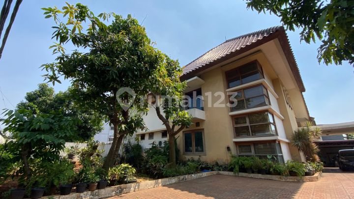 Spacious And Very Homy House Next To Aurelle Pondok Indah.