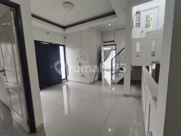 For Sale Rumah Dalam Townhouse Komplek Flo Residence, Ciputat For Sale Rumah Dalam Townhouse Komplek Flo Residence, Ciputat