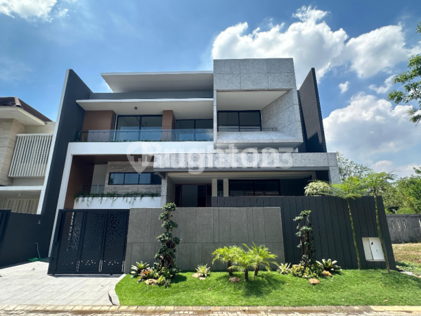 Rumah Mewah Split Level Pakuwon Indah Dekat Citraland dan Graha