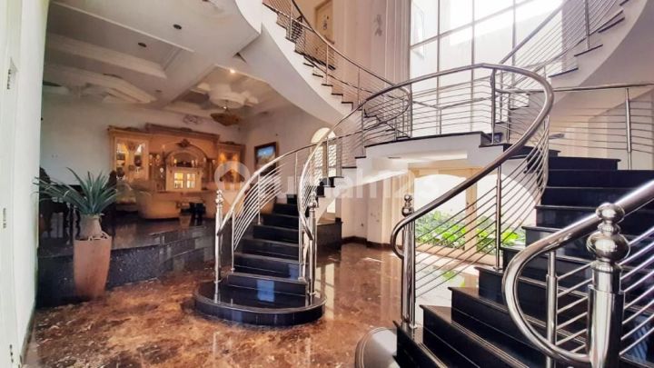Rumah Luxury di komplek padmae bandung dekat Pt inti Rumah Luxury di komplek padmae bandung dekat Pt inti