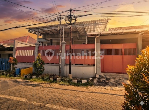 Jual Rumah Bhaskarasari Surabaya bisa di Bangun Kos Deket Kampus Uwikar, Its, Muhamadiyah, Unair. Jual Rumah Bhaskarasari Surabaya bisa di Bangun Kos Deket Kampus Uwikar, Its, Muhamadiyah, Unair.