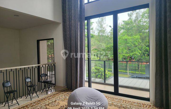 Rumah Mewah Asri Hadap Taman Super Luas Nava Park di BSD City