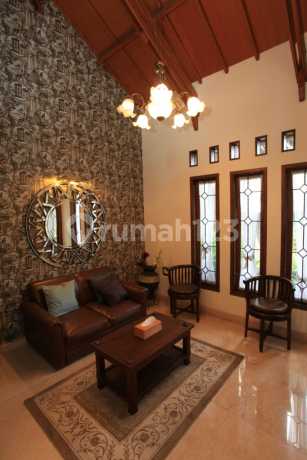 Di Jual Cepat Rumah Bagus Fullfurnish Dalam Cluster di Surya Setra