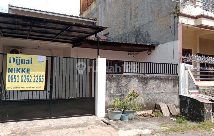 Rumah  Darmo Indah Timur Siap Huni