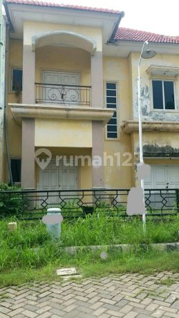 2-Story House in Pondok Mutiara Sidoarjo. Across from the Toll Exit.