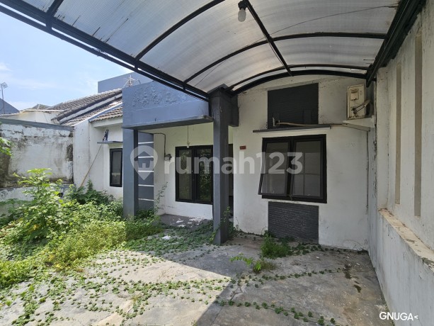 Dekat Bandara Juanda - Row Jalan Lebar 3 Mobil Rumah Putri Juanda, Sedati - Sidoarjo (Butuh Renov)