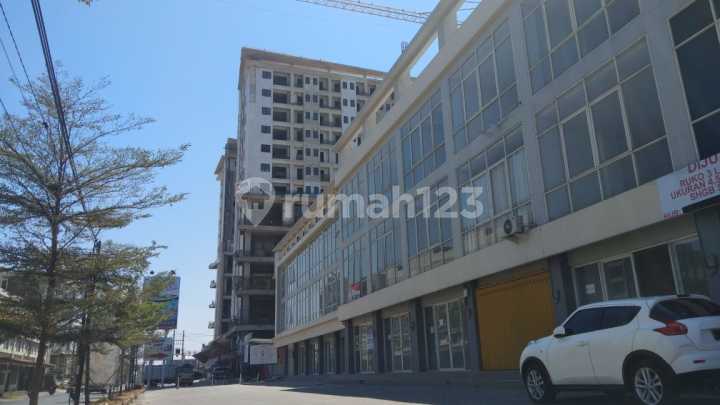 Ruko 3 lantai Baru Gress di Komp. Ruko Royal Crown Palace selangkah Raya Merr