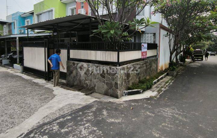  Rumah Furnished Dengan Swimming Pool Di Sentul Residence