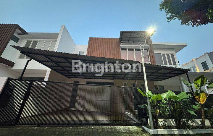 RUMAH 2LT DI VILLA TAMAN GAPURA - CITRALAND, SURABAYA BARAT