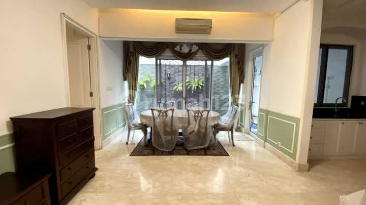Dijual/Disewakan Rumah Mewah 2 Lantai di Menteng Jakarta Pusat