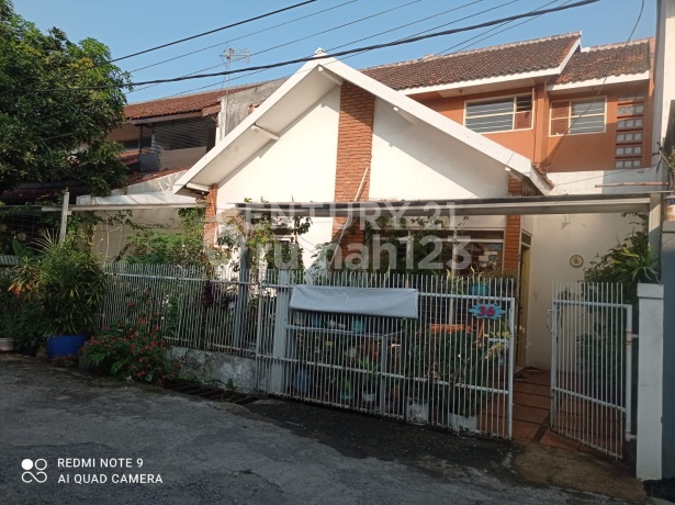Asri House in Sukamenak Indah, Two-Car Road Access