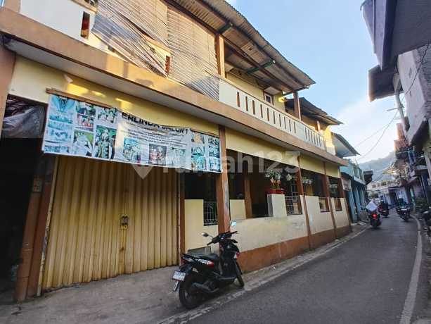 MURAH! Dijual RUMAH Dan Kosan 3 Lantai Kokoh Dekat BORMA KERKOF