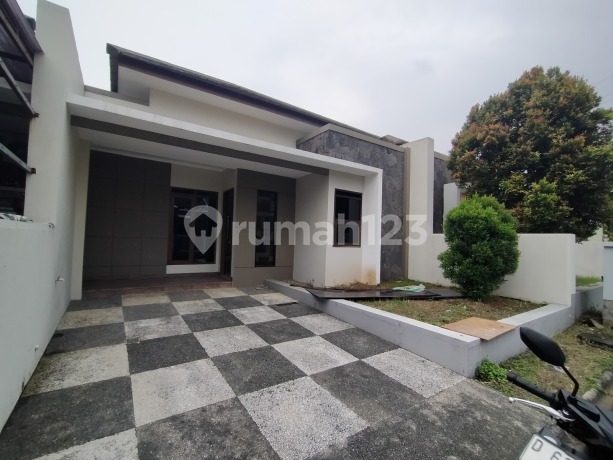 Murah! Dijual Rumah Siap Huni Lokasi Bagus di Pusat Kota Cimahi Murah! Dijual Rumah Siap Huni Lokasi Bagus di Pusat Kota Cimahi