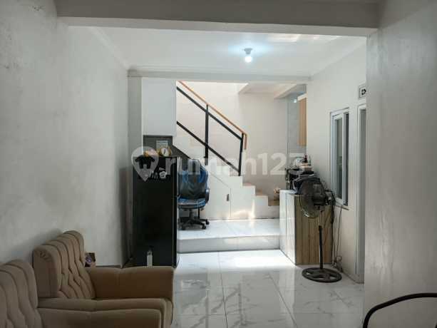 Murah Bgt! Dijual Rumah Bangunan Oke Dekat Sekali Borma Kerkof