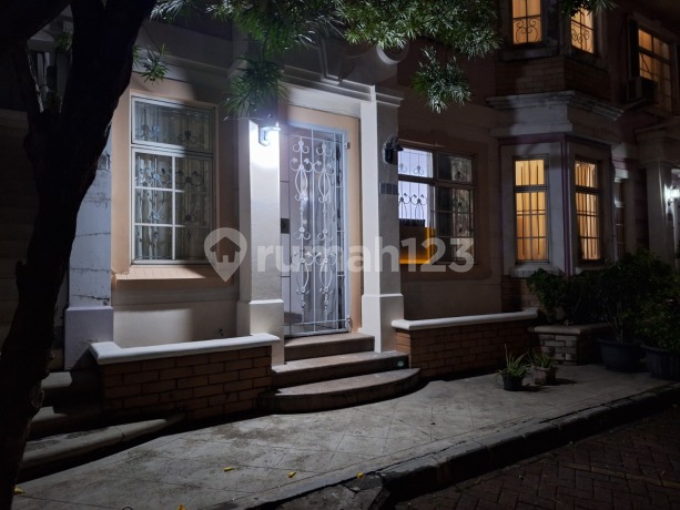 Townhouse Taman Paris Lantai Bawah Dekat Tol Jakarta Tangerang