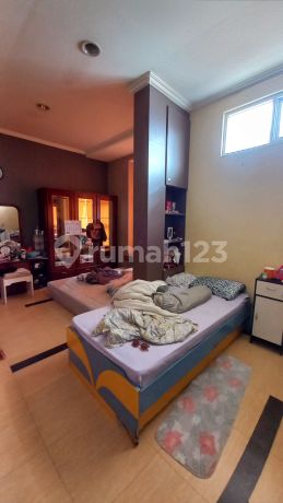 Jual Rumah 3 Lantai Siap Huni. Jual Rumah 3 Lantai Siap Huni.