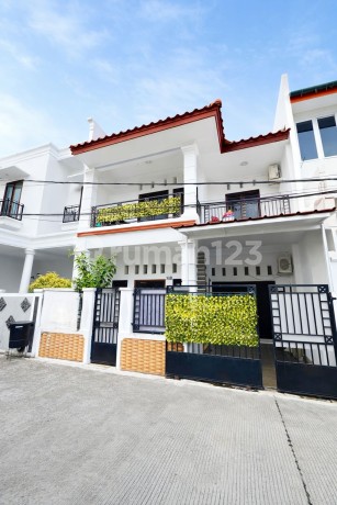 Dijual Rumah 2 Lantai Bagus Siap Huni di Setu Dekat Tol di Jakarta Timur Dijual Rumah 2 Lantai Bagus Siap Huni di Setu Dekat Tol di Jakarta Timur