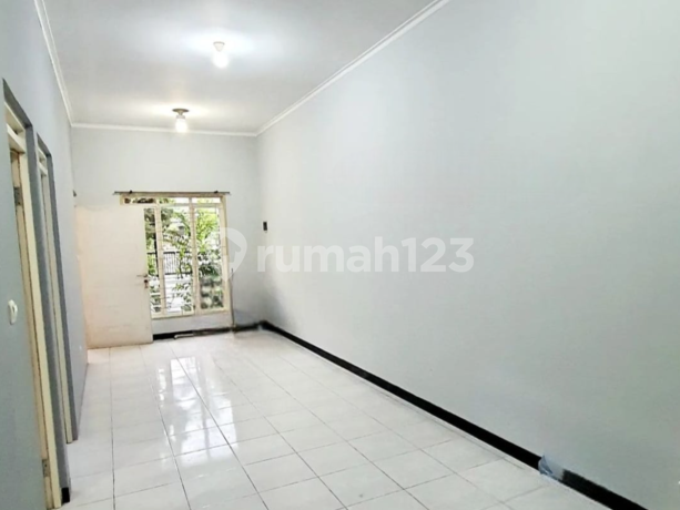 Di Jual Rumah Taman Holis Indah II , Lingkungan Nyaman dan Aman