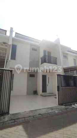 For Sale New Mulyosari House For Sale New Mulyosari House