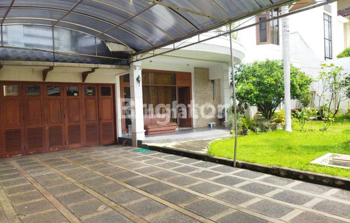 Rumah Terawat Lantai Marmer di Pakis Argosari dekat Mayjend Sungkono dan Ciputra World
