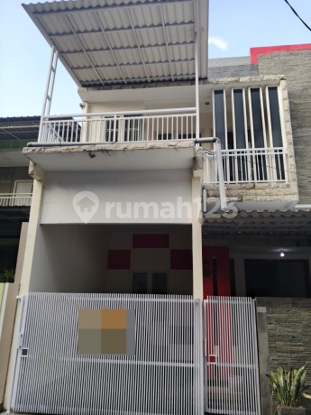 Dijual Rumah Karah Tama Asri Surabaya - 2 Lantai Like New, SHM IMB, One Gate System, Dekat Tol & Pusat Kota Dijual Rumah Karah Tama Asri Surabaya - 2 Lantai Like New, SHM IMB, One Gate System, Dekat Tol & Pusat Kota