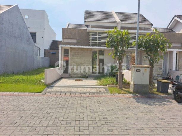 3Mar Rumah Puri Safira Regency SHM Shanaya Menganti Gresik
