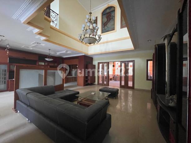 Rumah 3,5 Lantai Bagus Taman Millenium Sayap Pasteur