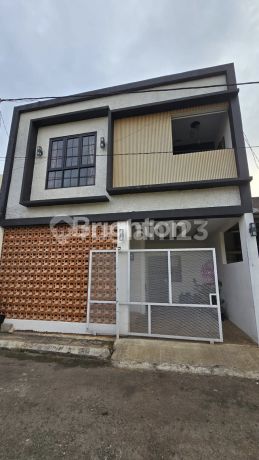RUMAH BAGUS 2 LANTAI SEMIFIRNISH DI PERUMAHAN PROLAND CIBINONG RUMAH BAGUS 2 LANTAI SEMIFIRNISH DI PERUMAHAN PROLAND CIBINONG