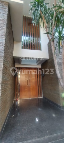 Rumah Mewah Dan Swimming Pool Di Permata Hijau, Jakarta Selatan 