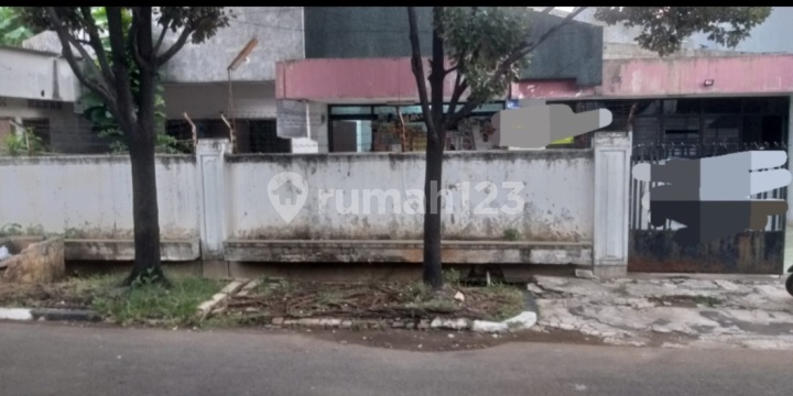 Old House, Land Area Count, Super Premium Location in the Elite Complex of Pulomas Old House, Land Area Count, Super Premium Location in the Elite Complex of Pulomas