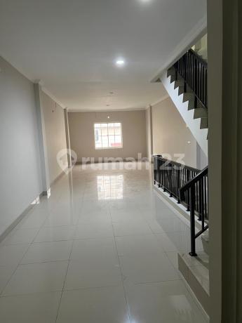 Disewakan Ruko Green Lake City Kondisi Bagus Siap Huni