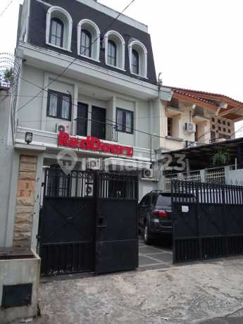 Rumah Cocok Untuk Hunian/usaha Di Jl. Yado Keb. Baru.