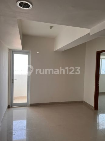 Apartment Near the Train Station