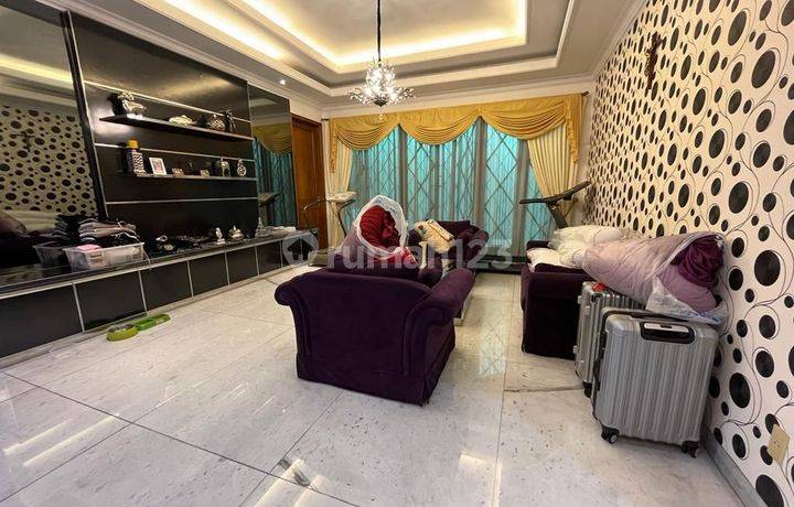 Rumah Mewah 2 Lantai Full Marmer , Semi Furnish  Di Pluit Selatan 