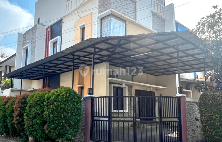 Rumah sudah renoved 8x15 120m type 4KT Metland Menteng Cakung