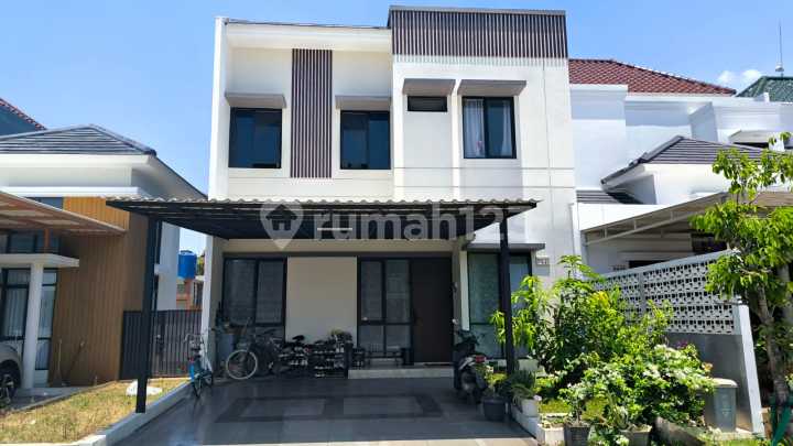 Rumah 2 lantai modern minimalis di lingkungan terbaik.