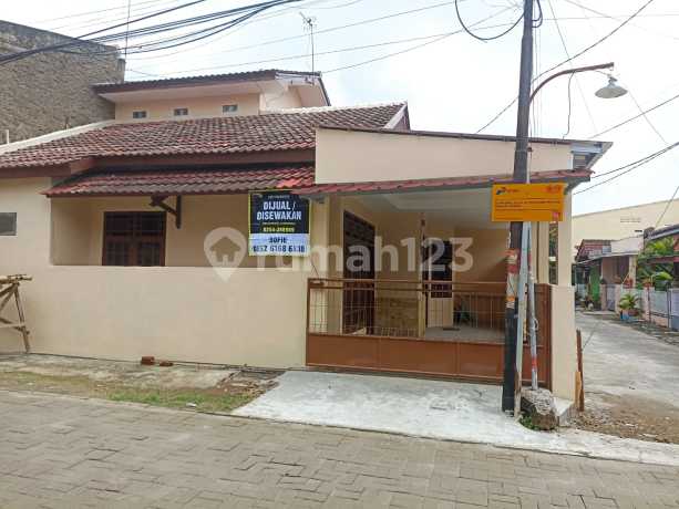 Corner Unit Renovated Cottage Beautiful Cilegon Residence. Corner Unit Renovated Cottage Beautiful Cilegon Residence.