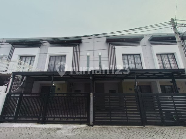 Rumah regency one babatan dekat kampus its, unair dan galaxy mall surabaya timur .
