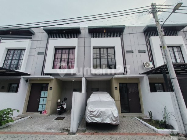 Rumah regency one babatan dekat kampus its, unair dan galaxy mall surabaya timur .