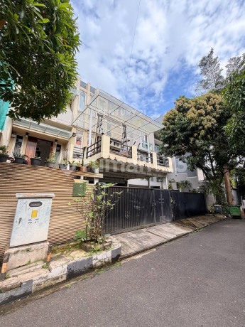 Rumah Megah Premium Area Villa Pondok Indah Jakarta Selatan Rumah Megah Premium Area Villa Pondok Indah Jakarta Selatan