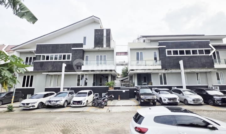 Dijual Cepat!!! B. U !! Lokasi Strategis; Dekat Akses Tol, Perkantoran & Bisnis, Mall, Rs, Sekolah, Dll " Rumah Kos-kosan Omzet Besar" , Di Villa Permata, Karawaci, Tangerang
