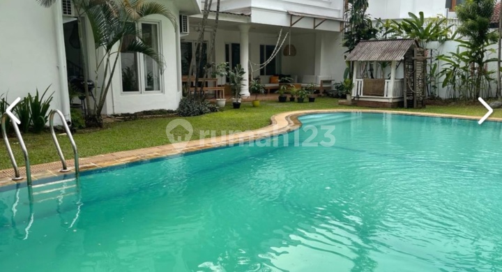 Dijual Cepat!!! Dekat Akses Tol, Stasiun Krl, Mall, Rs, Perkantoran & Bisnis, Dll *ada Kolam Renang* Di Executive Paradise Gandaria, Jakarta Selatan